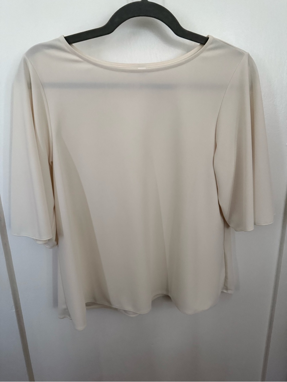 NWOT Uniqlo Cream White Ruffled Sleeve T Shirt
